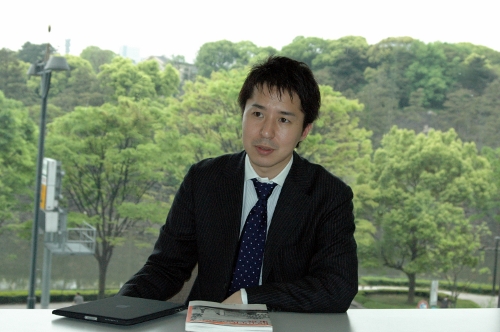 毎日新聞社の乗峯さん