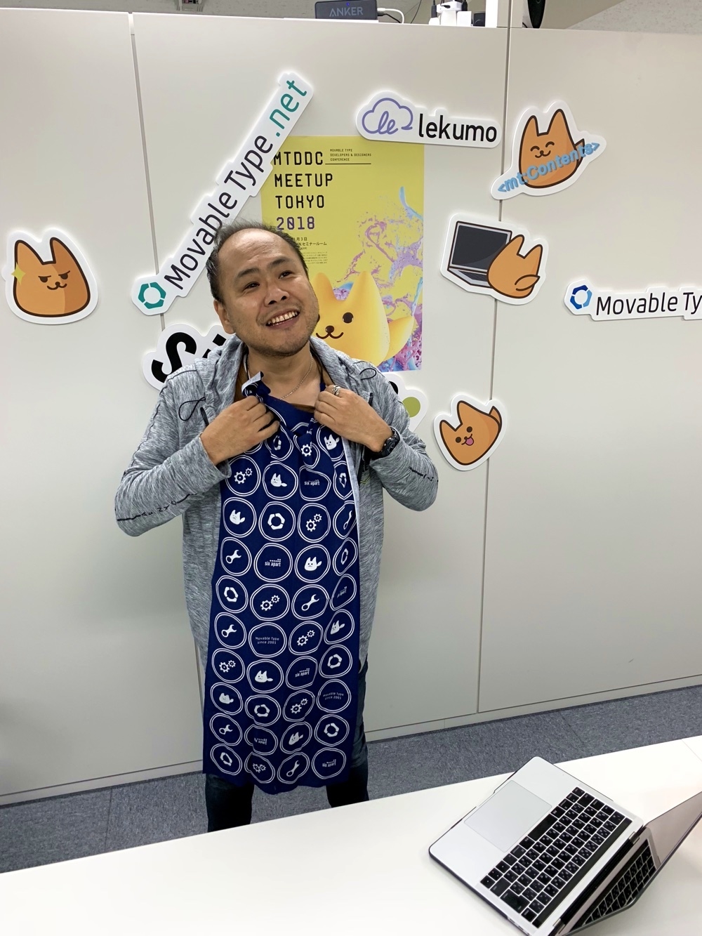 takayama_apron.jpg